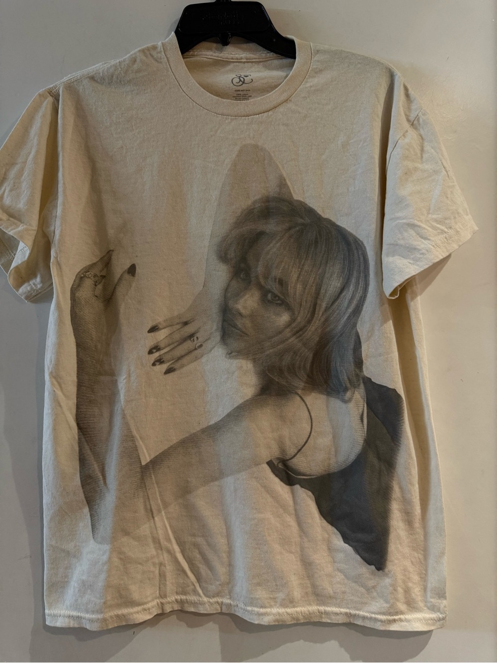 Sabrina Carpenter tee shirt sz SMALL New NWT NEW WITHOUT TAGS